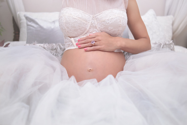 Pregnancy and Motherhood: Capturing the Beauty with Maternity Boudoir