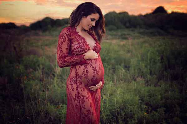 Glowing Expectant Mother: Outdoor Maternity Boudoir Photography